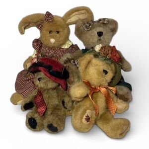 Lot of Vintage Boyd Bears & Rabbit